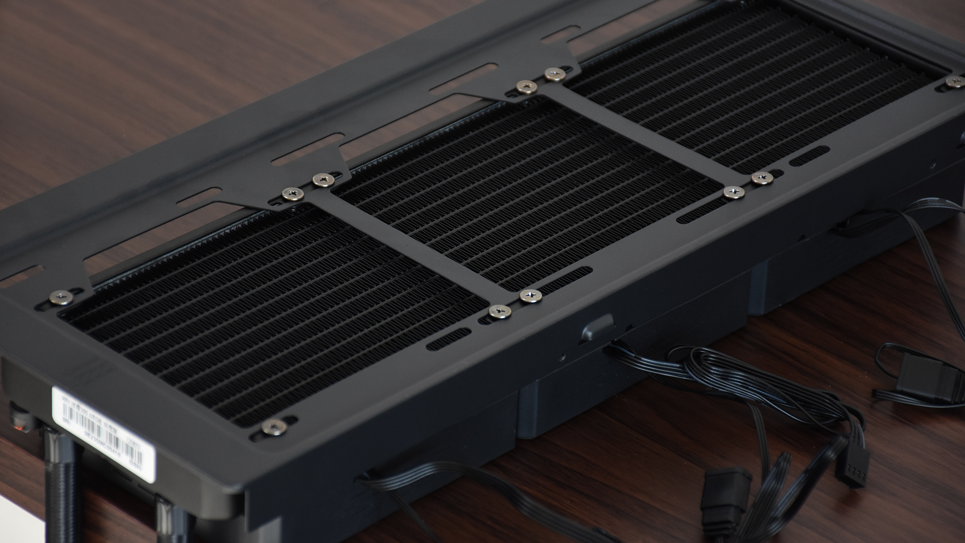 鑫谷御风冰川白机箱,鑫谷昆仑御风机箱安装展示