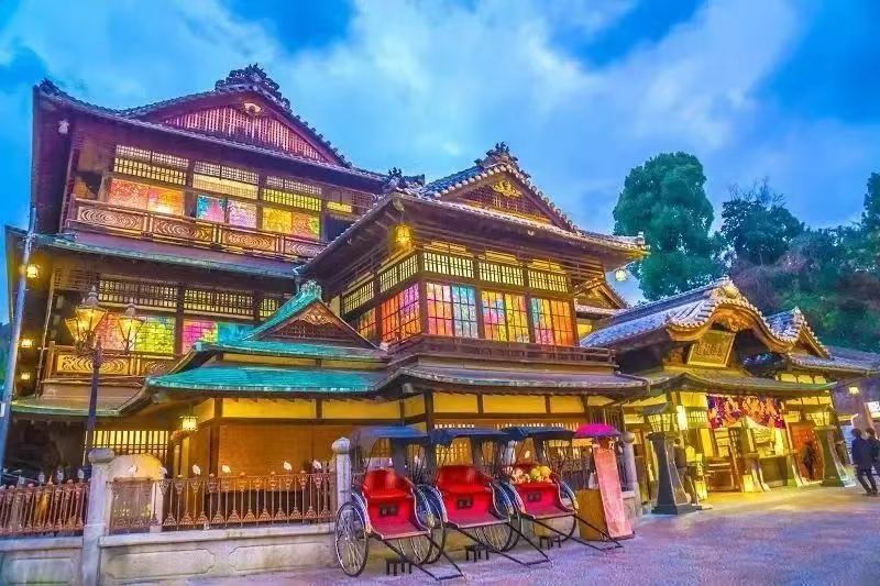 讽刺骗人的动漫,你以为动漫里都是假的吗