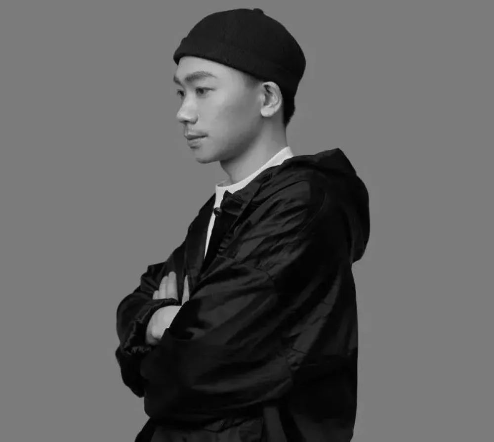 这个什么都装不了的包，凭什么卖到破亿？