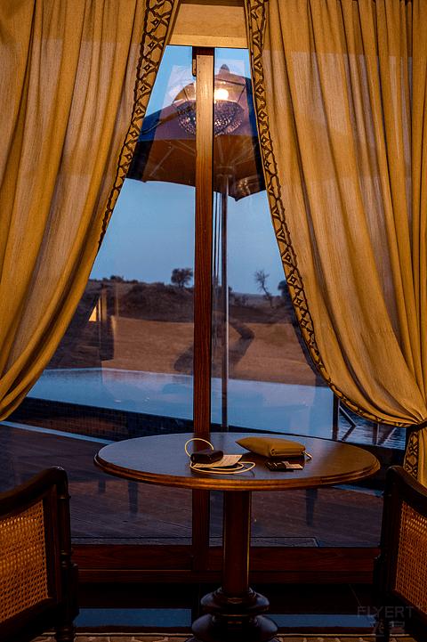 阿联酋丽思卡尔顿,阿联酋野奢帐篷