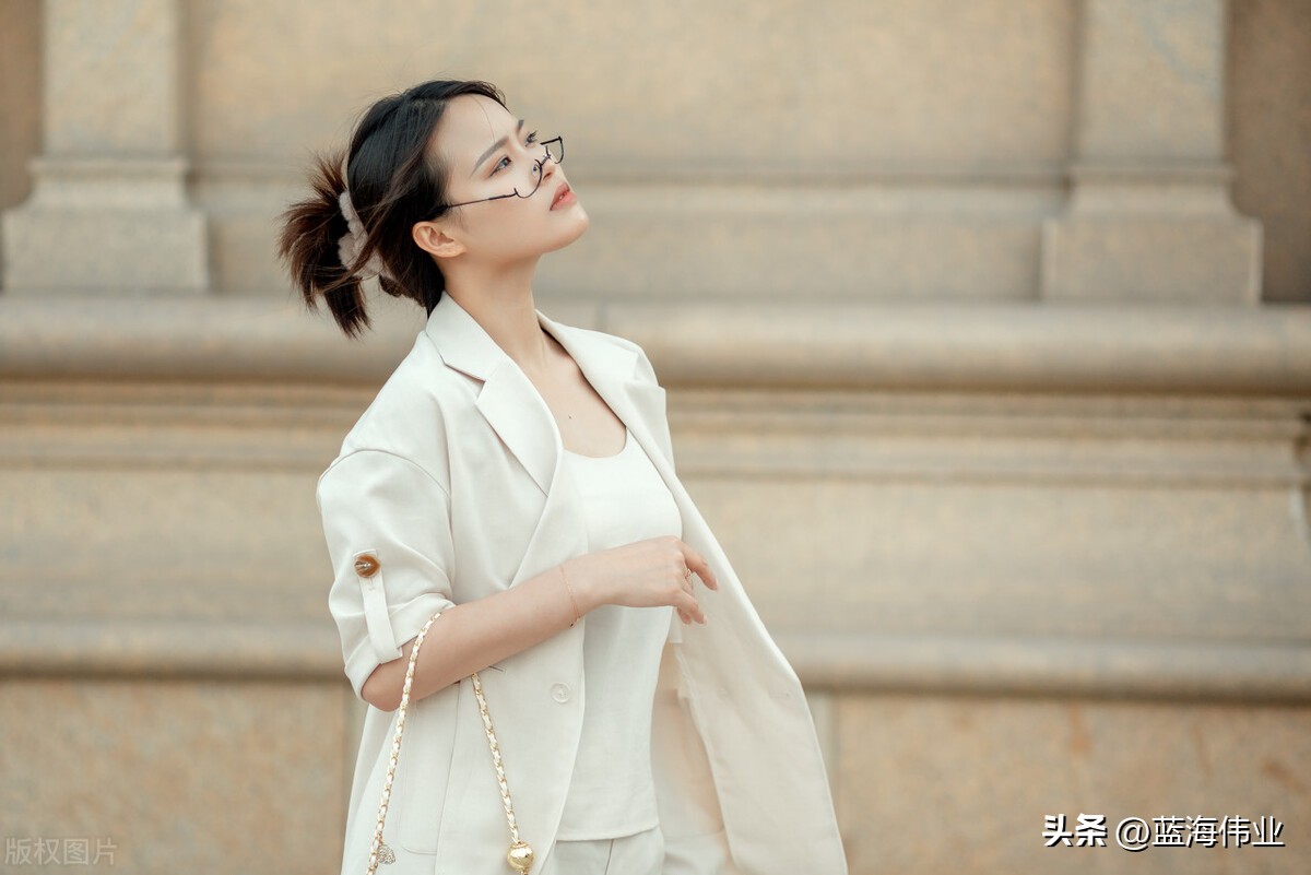 日本色情业，挤满了70岁老人