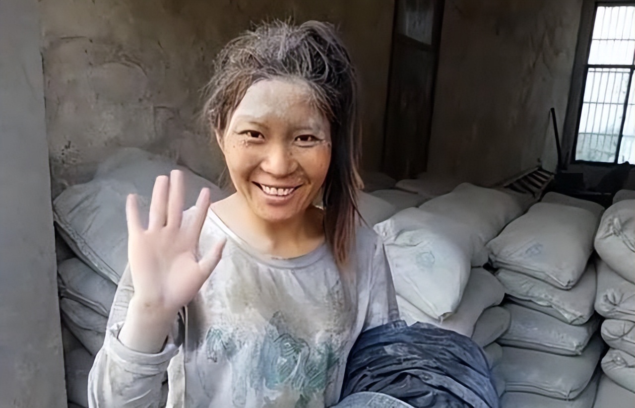 水泥妹张方方工作视频,水泥妹张方方爆红那段能赚多少钱