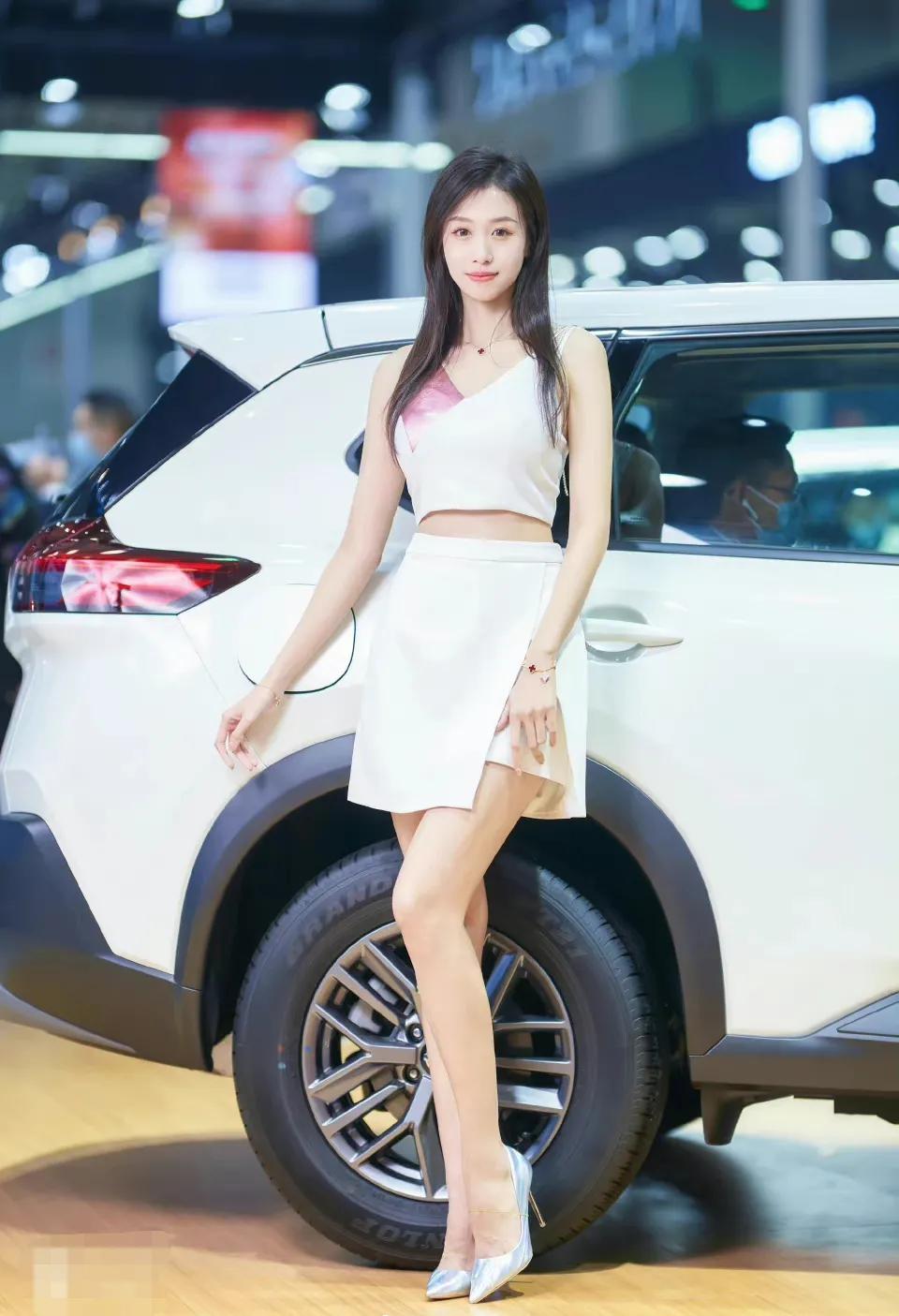 最有亲和力的车模,兄弟们帅车集合