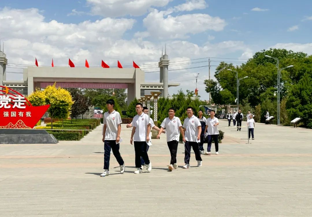高考老师如何评卷,高考试卷名师分析