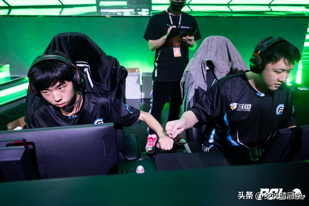 pubg夜宵杯第二周周冠,pubg4am比赛视频