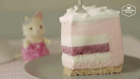 无需烤箱的入门级蛋糕,特别简单的爆浆蛋糕不用烤箱