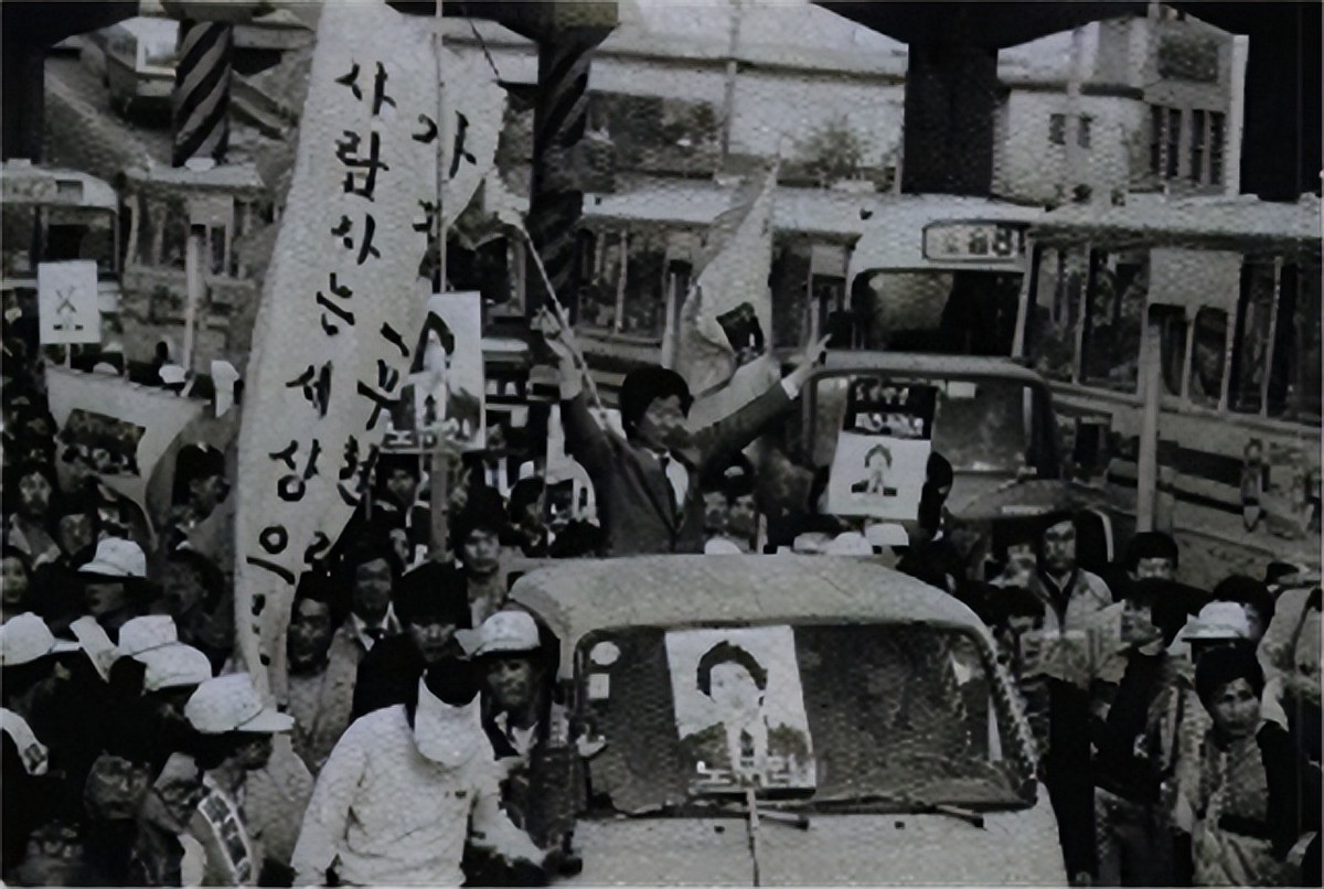 韩国总统卢武铉跳崖,韩国总统卢武铉之死