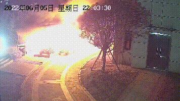 一电动车深夜发生爆燃,可怕电动车大火爆燃