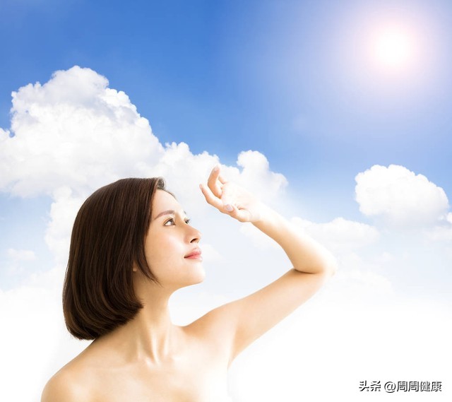 天生颈纹深的原因,颈纹特别深的女人