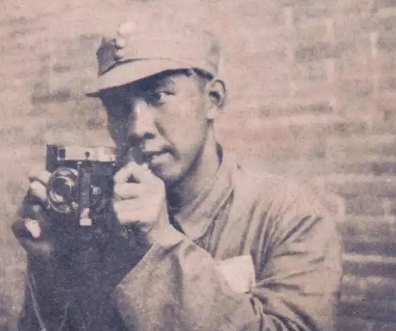 他曾参加八路军，1950年被*荣臻聂**下令枪决，1986年恢复名誉