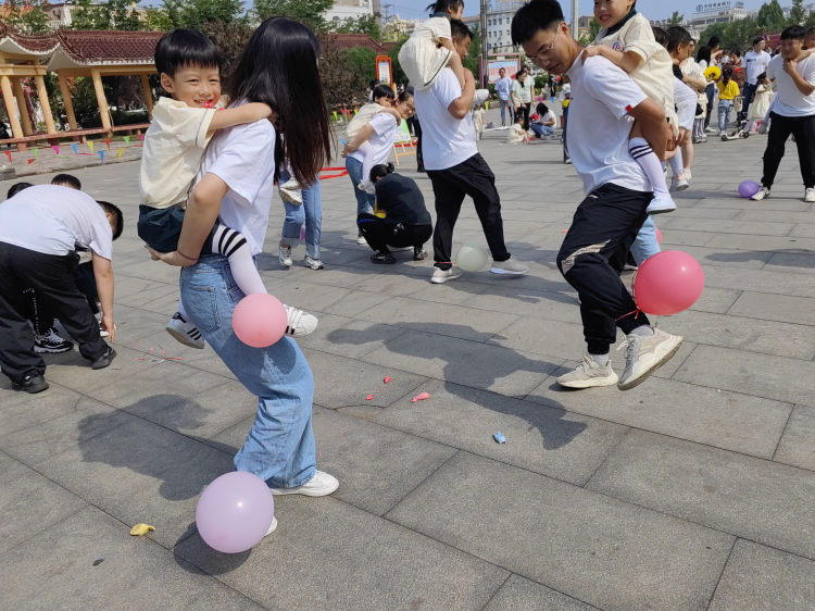 幼儿园小手拉大手运动会,大手拉小手幼儿园亲子活动