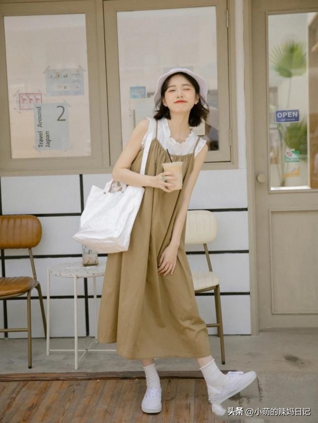 无袖背心裙怎样穿好看,背心裙怎么穿好看