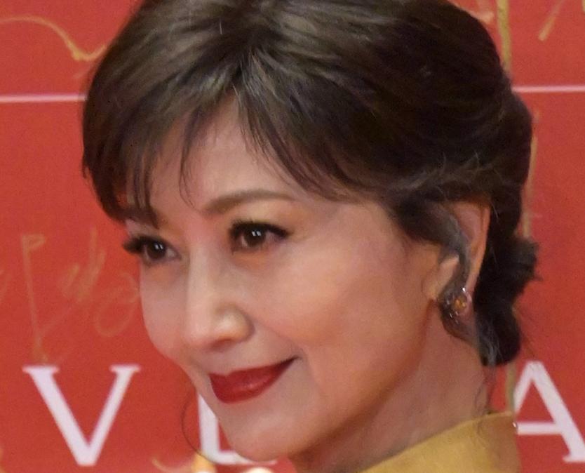 张颂文泪目北影节,北影节开幕式红毯张颂文害羞笑