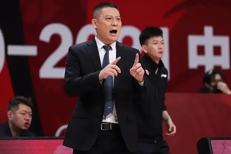 官宣中国男篮传奇主帅cba,cba冠军主帅重返国家队
