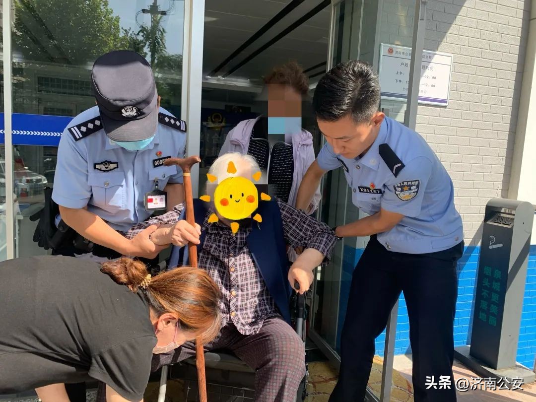 查询民警警号可以打110查询吗,报警人有权利拍出警民警警号吗