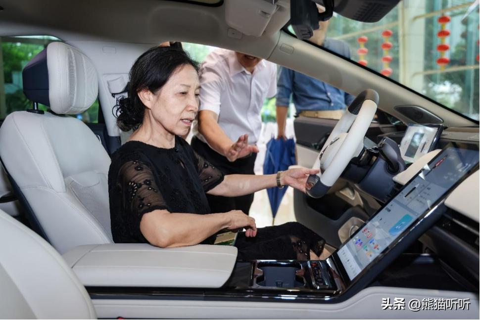 远航汽车y6发布会,试驾远航y6惊艳舒适追求极致