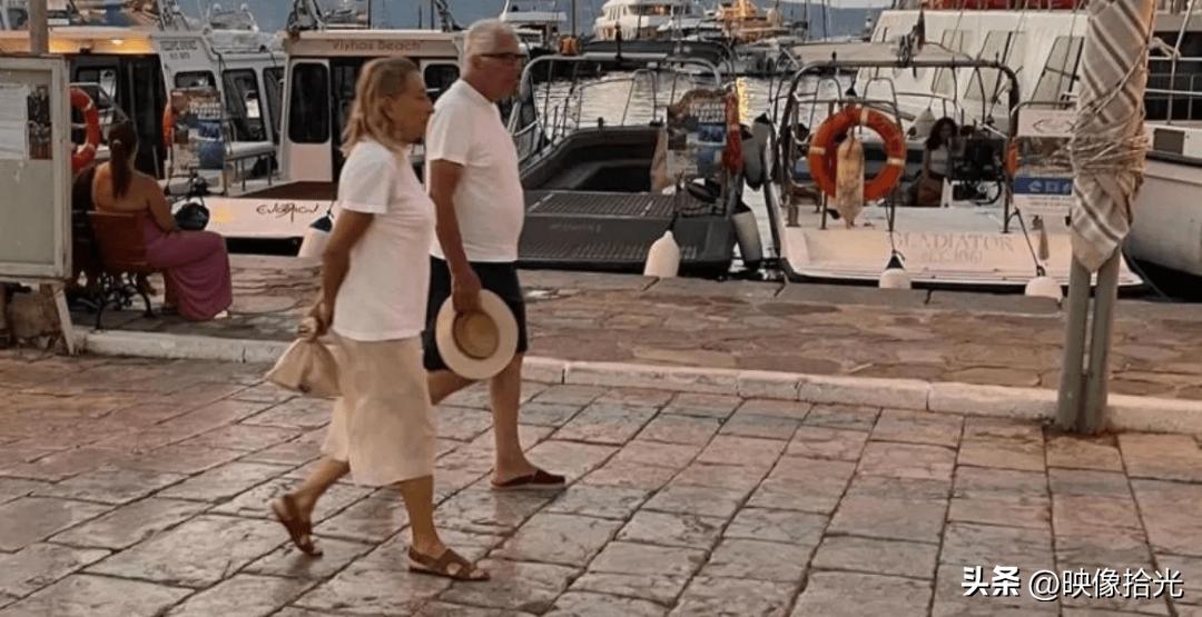 Prada时尚帝国的最佳夫妻档，恩爱46年，携手退位，赛车儿子接手