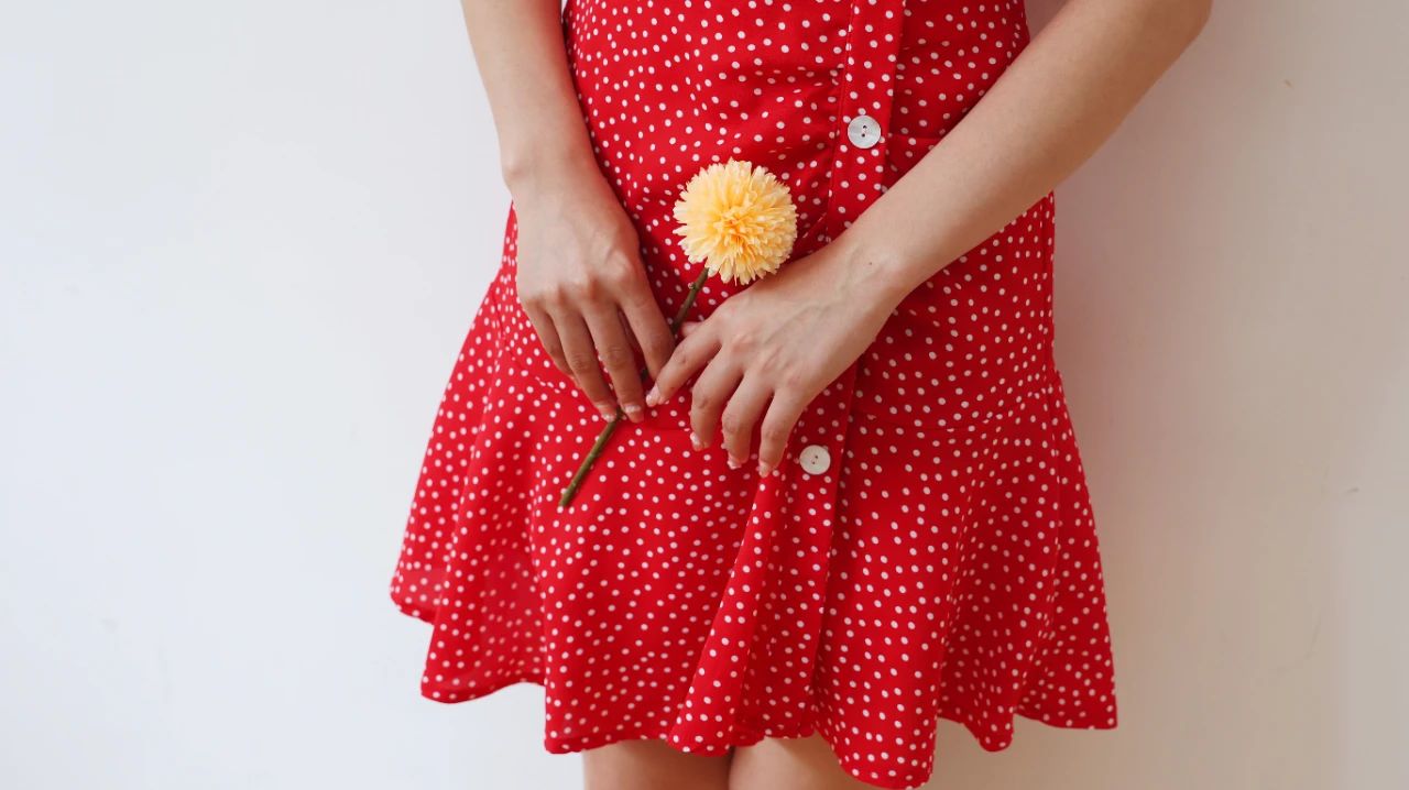 月经后一直有褐色分泌物怎么解决,月经结束后有褐色分泌物什么原因