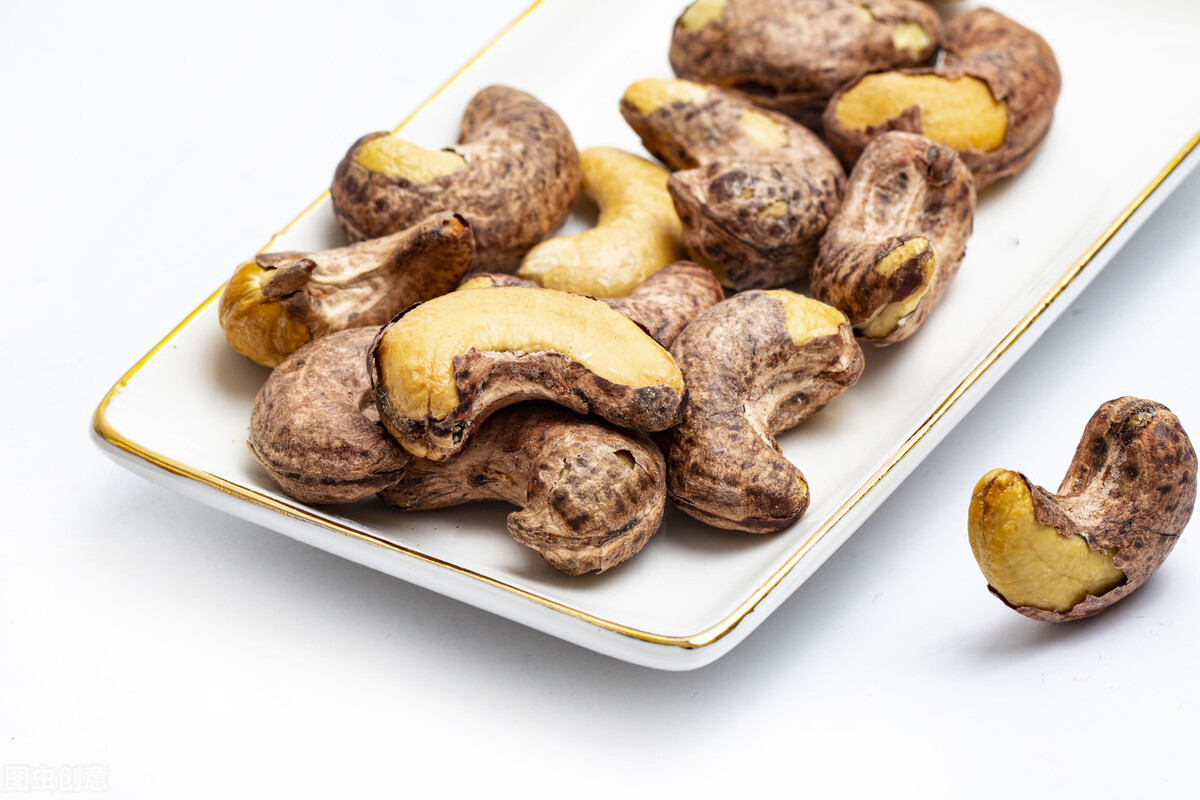 带皮腰果有毒吗可以吃吗,生腰果能直接吃吗有毒吗