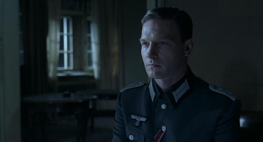 钢琴家战争的残酷,钢琴家战争片段