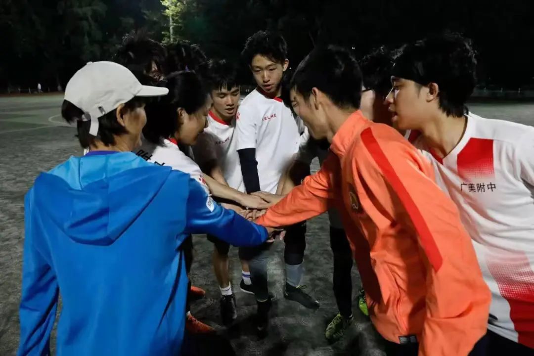 乾坤未定你我皆是黑马毕业典礼,毕业生演讲乾坤未定你我皆是黑马