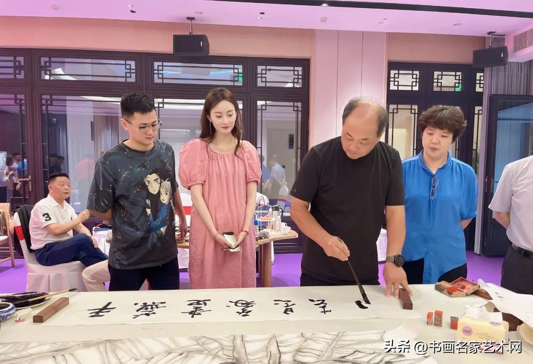 江浙沪皖海派绘画名家作品展,沪皖两地书画交流展在黄浦开展