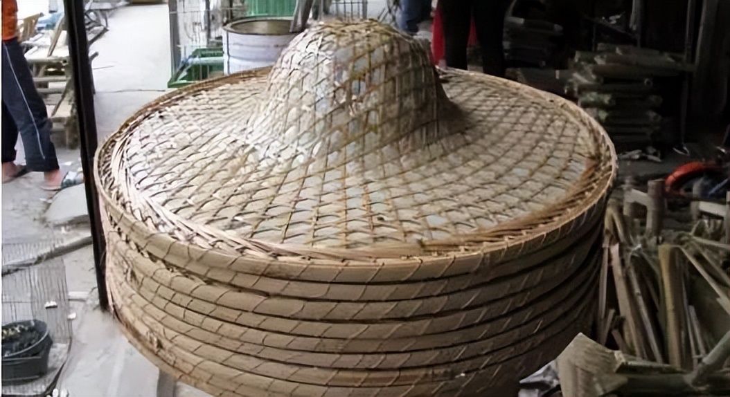 客家农村农具老物件,农村老物件斗笠蓑衣