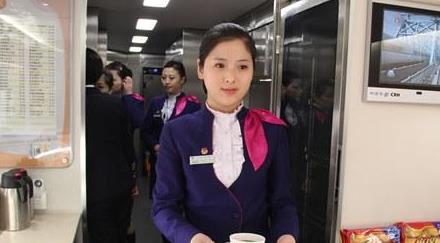 高铁餐服员真实感受,高铁餐服员还要算账吗