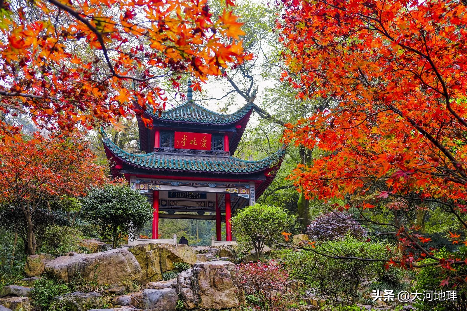 中国南方这30个景点,难说多知名,但敢说它的秋色最艳最浪漫