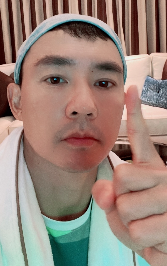 刘畊宏被爆周杰伦私下对他评价,刘畊宏约周杰伦去卡塔尔看梅西