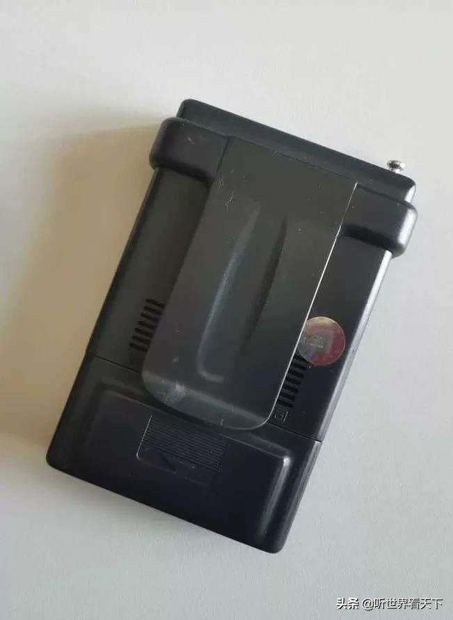 电波情缘，我的第一台收音机－德生R808