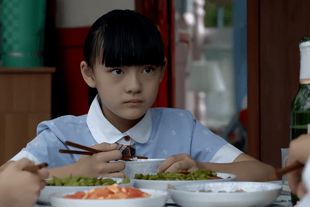 国民妹妹张子枫演技备受大众认可,演技派四小花旦张子枫