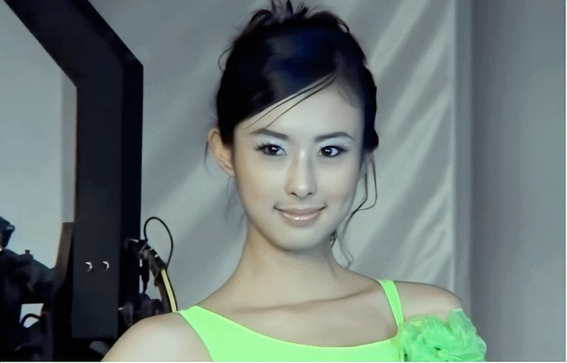 翟凌曾被誉为第一车模,车模翟凌事件