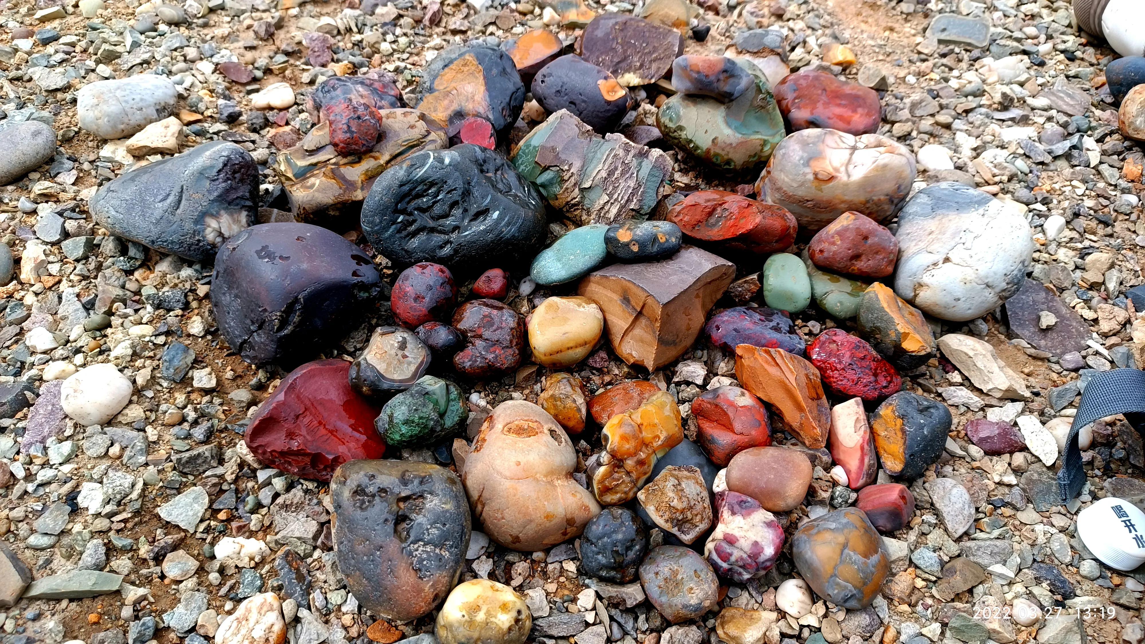 去戈壁捡石头,新疆戈壁捡石头