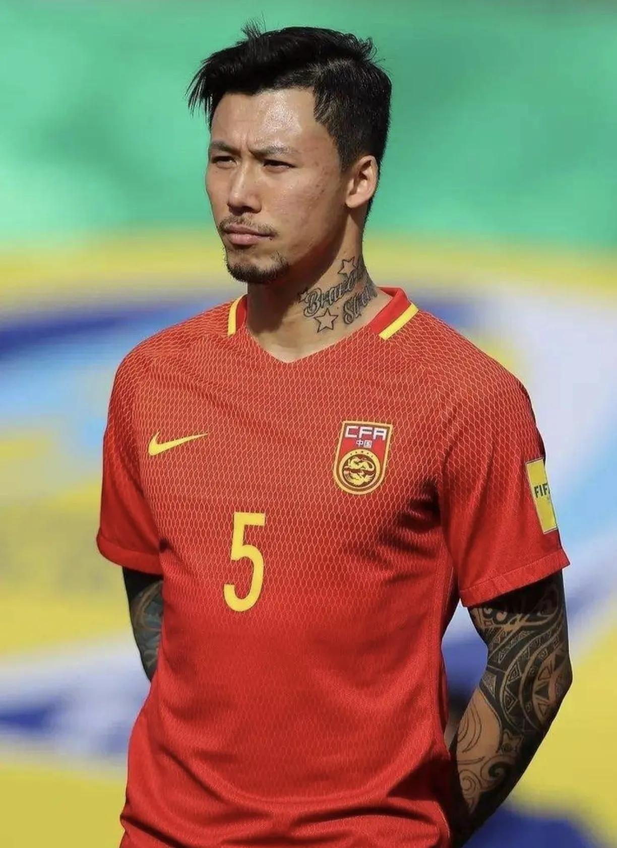 张琳芃是亚洲顶级右后卫吗,亚洲第一边后卫张琳芃乌龙