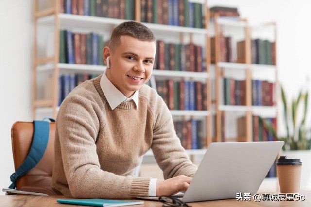 民办本科和民办大专哪个好就业呢,民办大专和公办大专含金量一样吗