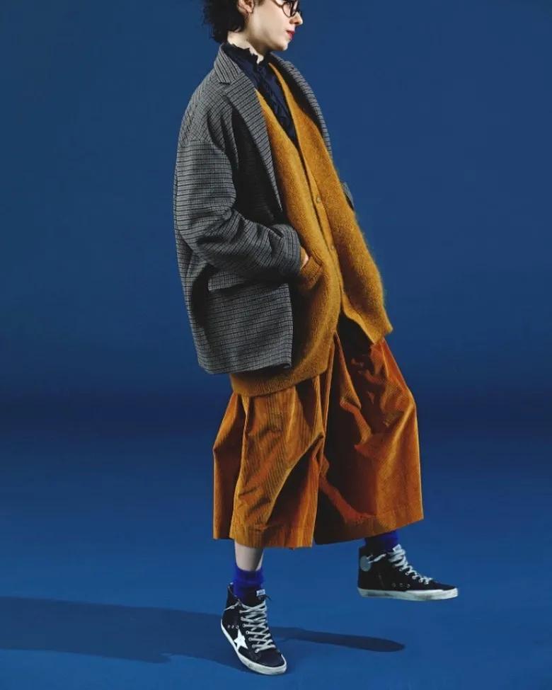 冬天裙子怎么搭配打底裤,谁说冬天不能穿t恤