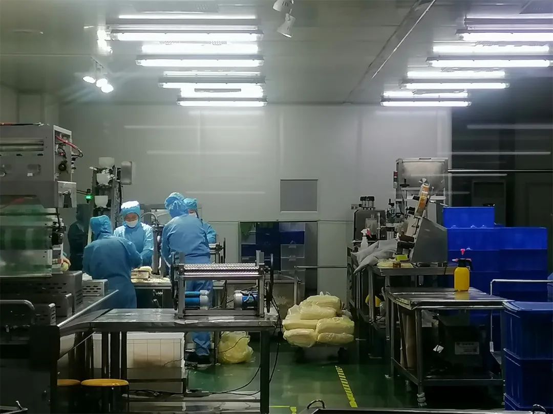 擀面皮与臊子面华厦集团100万元民生物资驰援西安