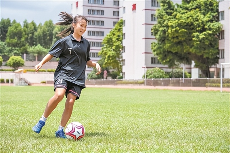 以球为媒筑起山里娃“逐梦之桥”