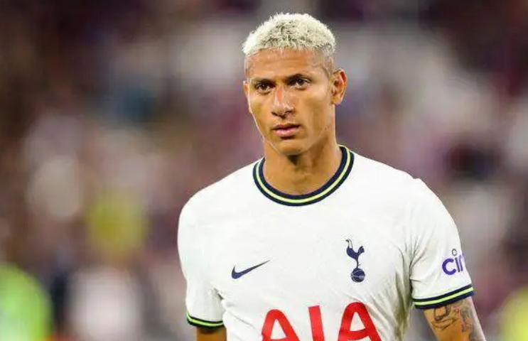 世界杯还没结束，这5大年轻人身价注定暴涨，拉莫斯前途无量