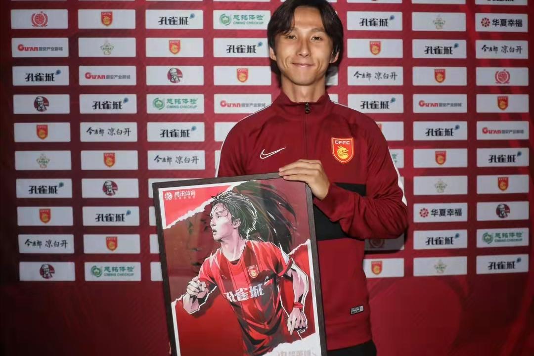 32岁国脚转会,国足中场后腰徐新