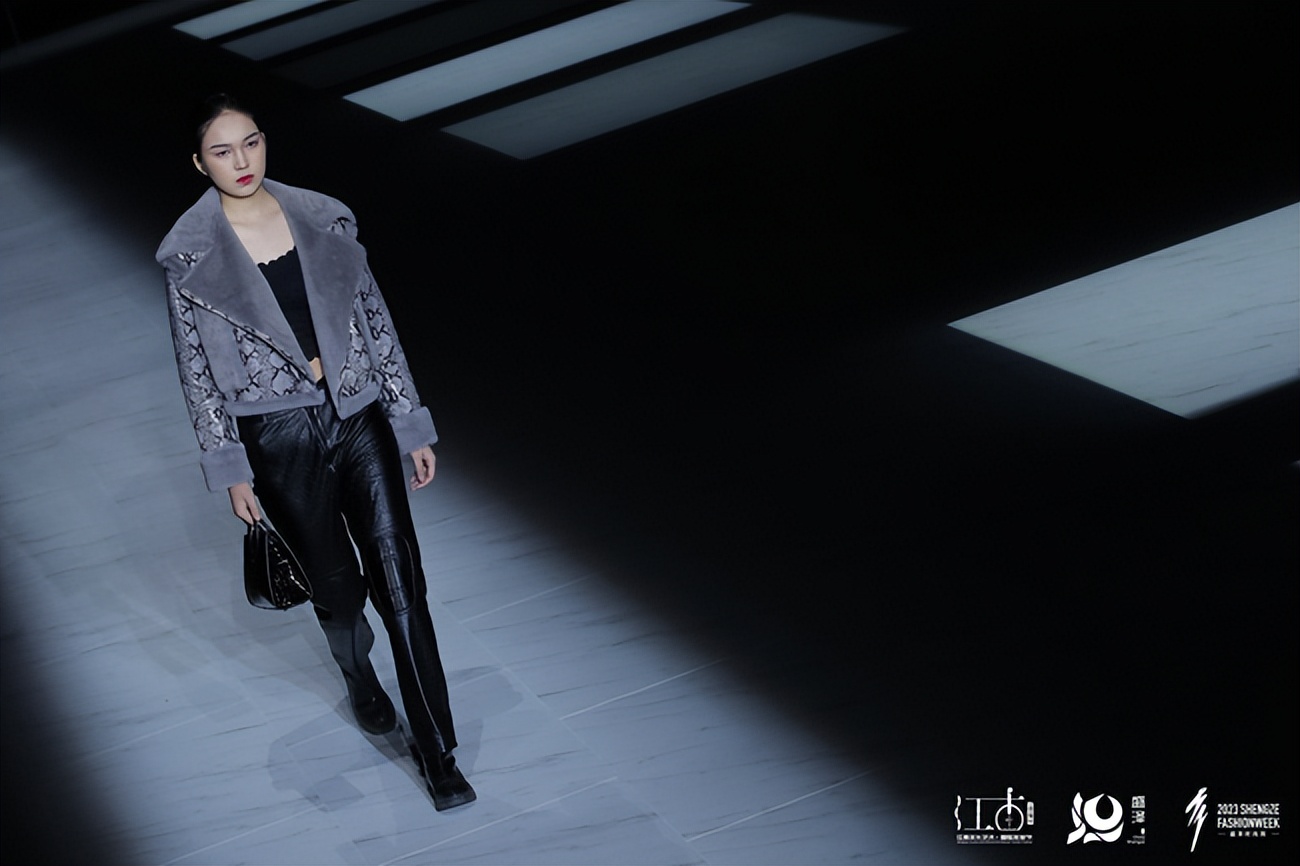 盛泽柳絮荷衣服饰坊,盛泽女装新款