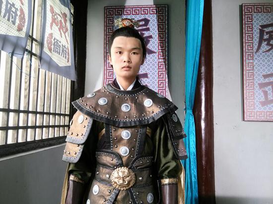 26岁湖南穷小伙“用命赌明天”，从263米高楼坠落，获赔3万