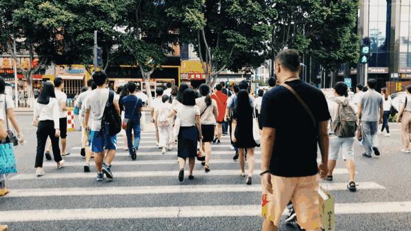 工资5000，还贷7000！昆明人的夜晚，其实比白天更忙…