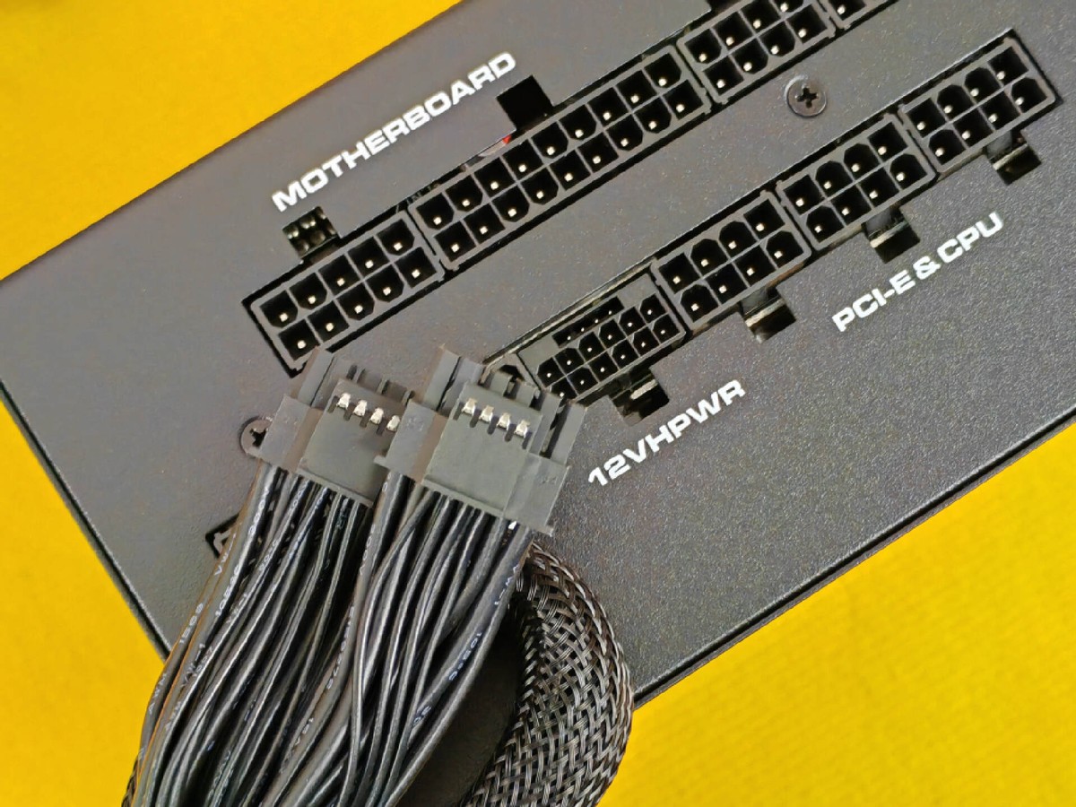 质保10年、金牌、全模组，真ATX3.0、原生PCIE5.0，骨伽GEXX2入手