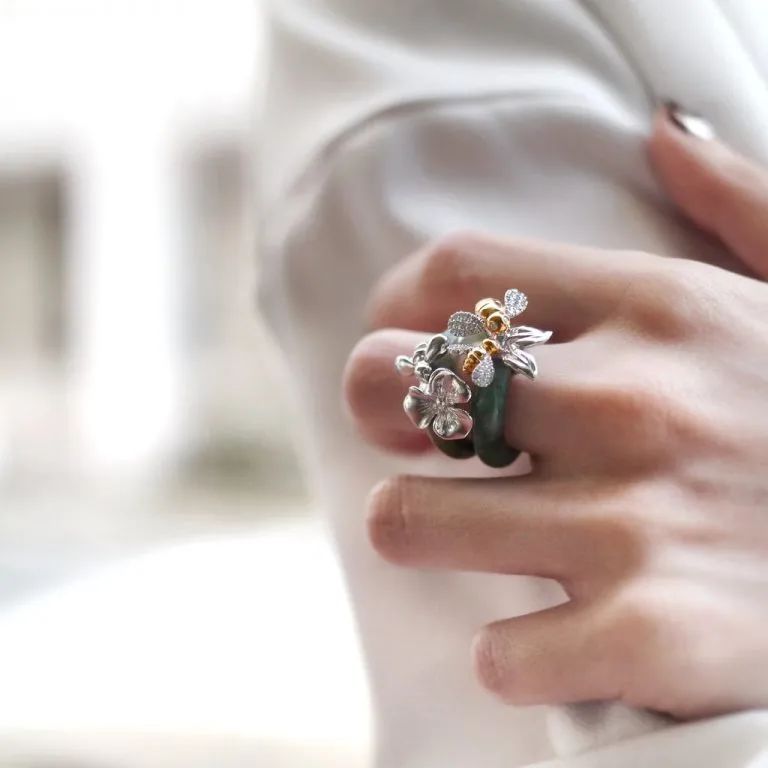 谭松韵关晓彤金鹰节,关晓彤谭松韵红毯走秀