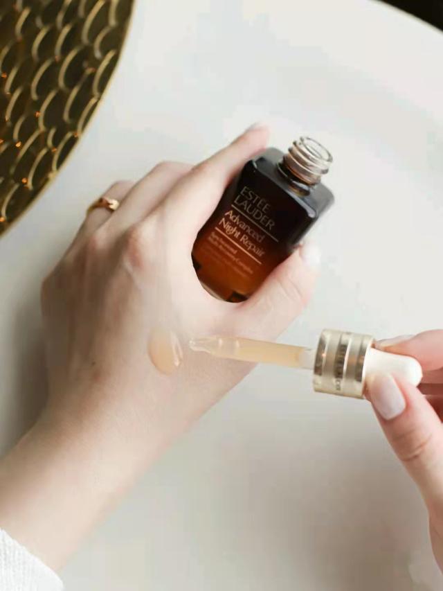 雅诗兰黛对比兰蔻资生堂哪个便宜,雅诗兰黛对比兰蔻精华哪个好