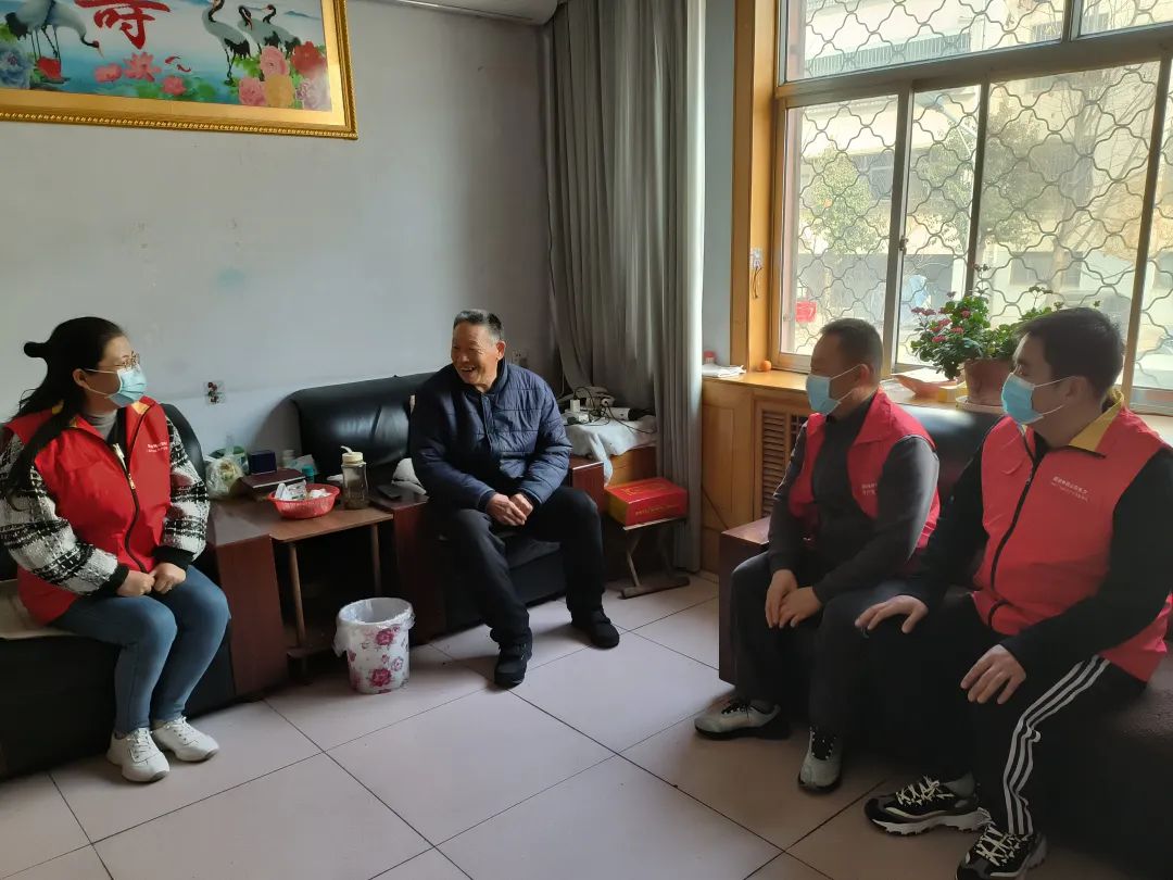 蒙阴街道新华社区:弘扬雷锋精神,服务居民群众