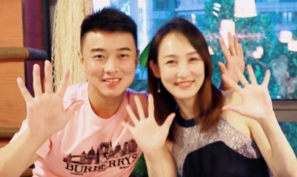 乒乓球冠军王皓简历,奥运冠军王皓和妻子现状