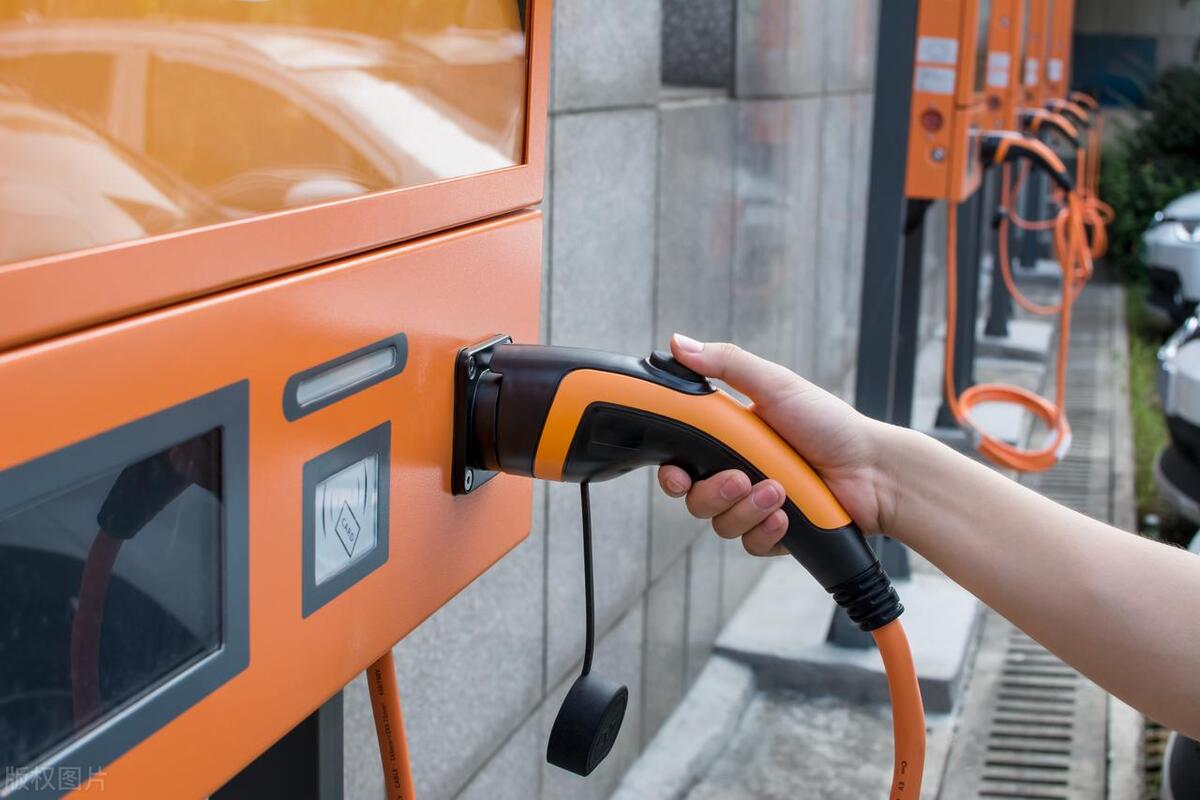 俄乌战争中的德国经济,俄乌战争对欧洲经济增速的影响